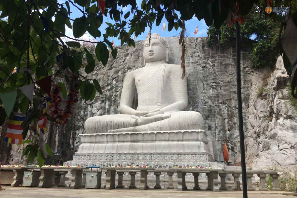 Statue de Bouddha Rambodagalla