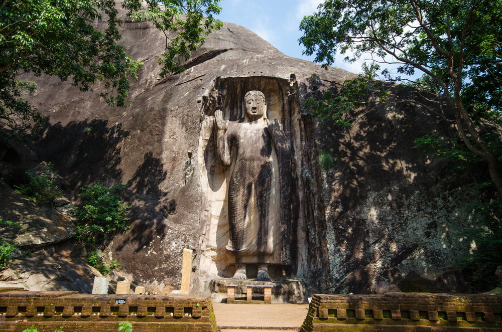 Statua del Buddha di Sasseruwa - Anuradhapura 