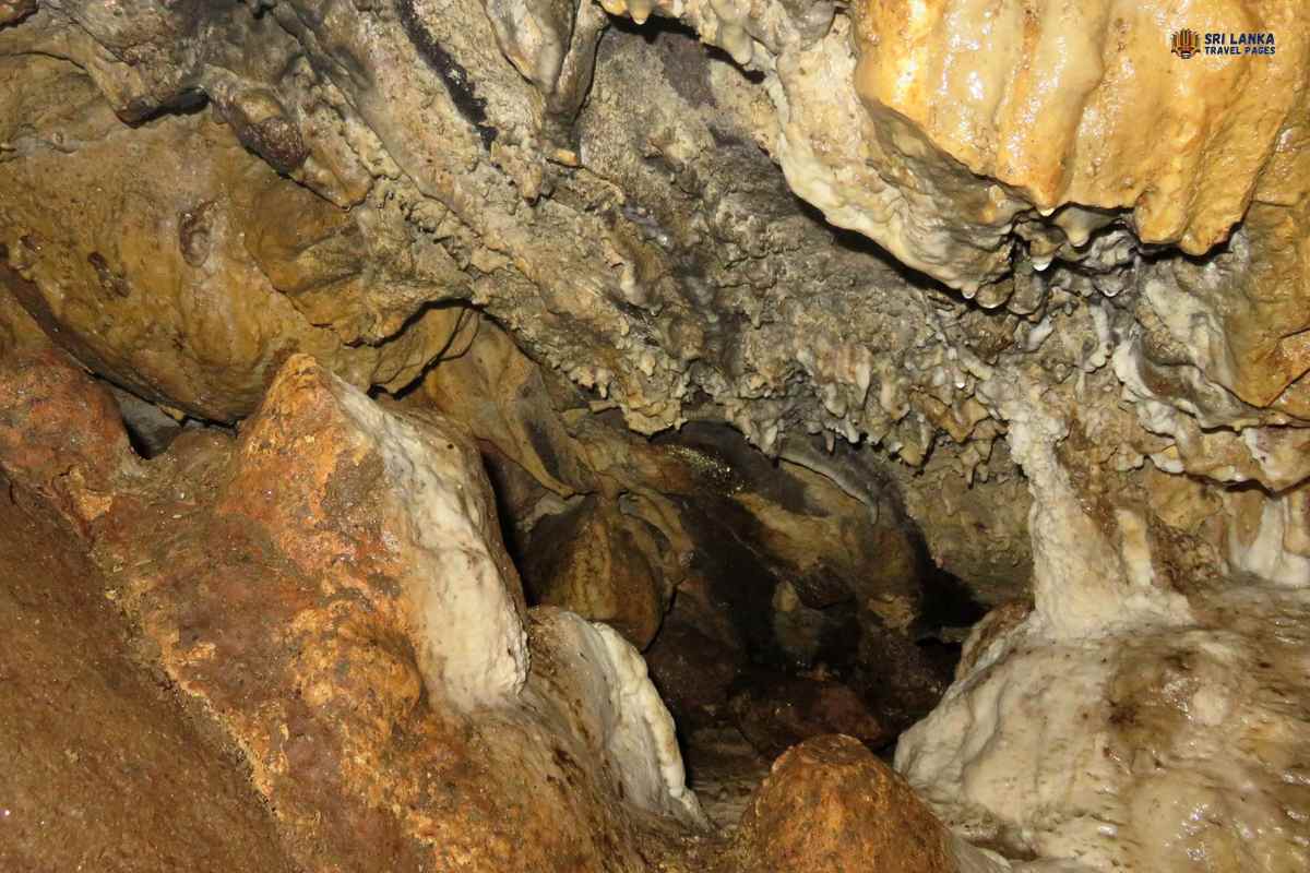 Cueva calcárea de Pannila