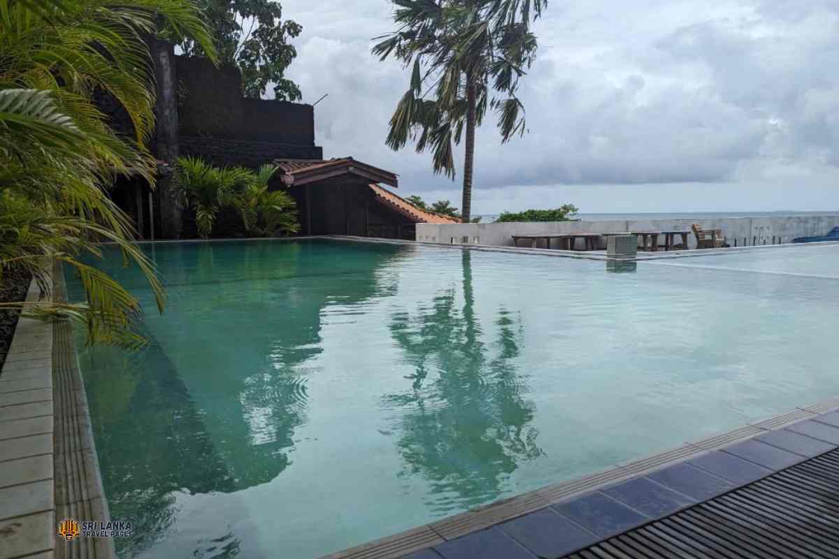 Hotel Silan Mo, eines der besten preisgünstigen Strandhotels in Mirissa mit Pool